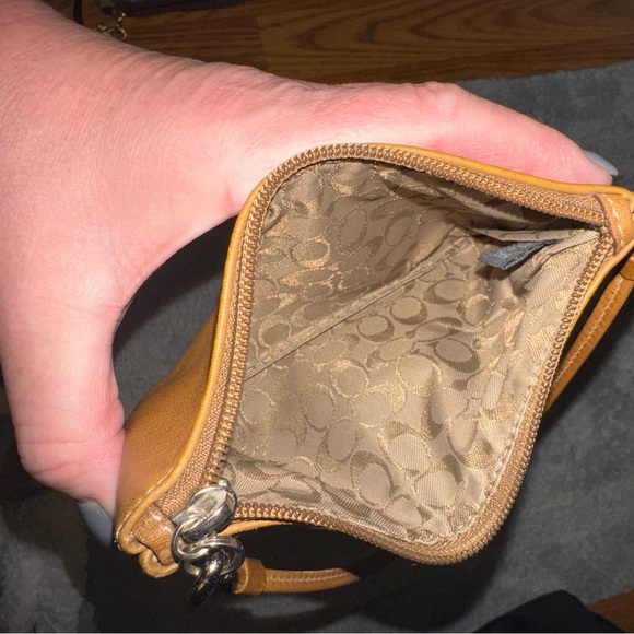 Coach wristlet - Picture 3 of 3